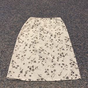 Jaclyn Smith Gray Floral Skirt sz. XL